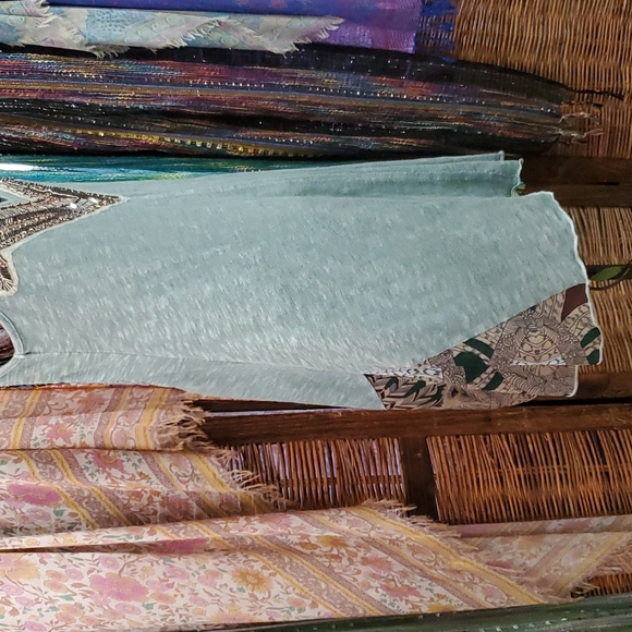 Embellished tank - Picture 4 of 13